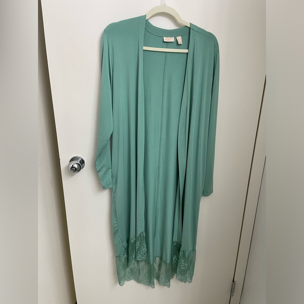Duster with lace hem